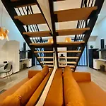 Duplex Of Arts & Science Apartment *